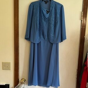 Elegant Blue Midi Dress with Jacket